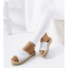 Zapatillas blancas en la plataforma Susanna blanco 1