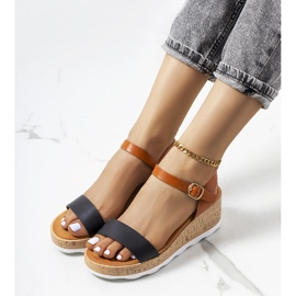 Sandalias de cuña negras de Taylah marrón 1