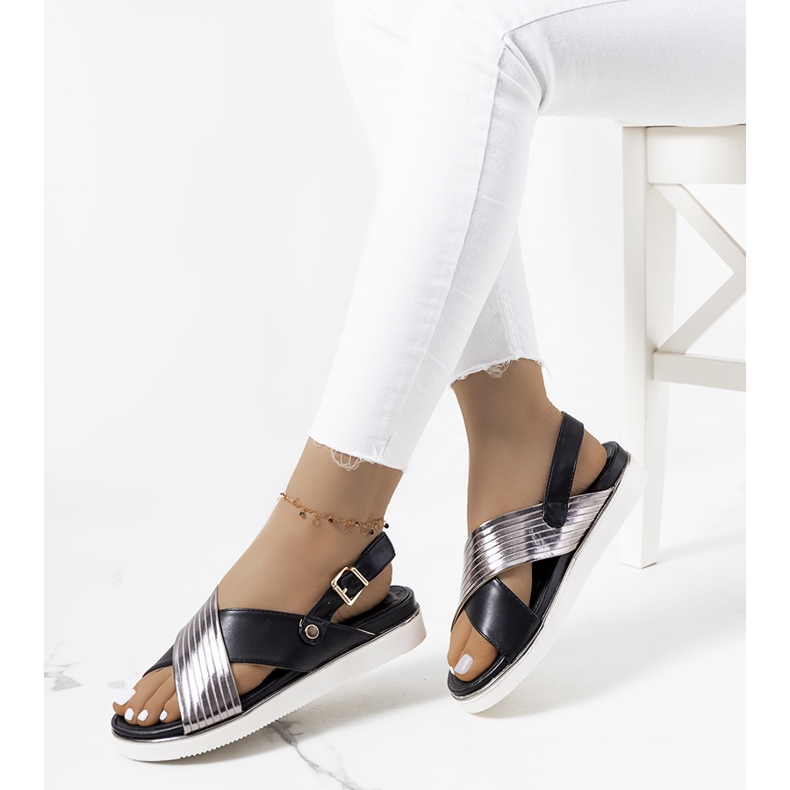 Sandalias negras con aplicación de Myrtle metalizado negro plata 1