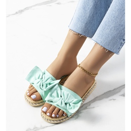 Babuchas verdes con lazo Avi 2 Babuchas verdes con lazo Avi 2