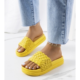 Zapatillas amarillas en la plataforma Kapper amarillo 1 Zapatillas amarillas en la plataforma Kapper amarillo 1