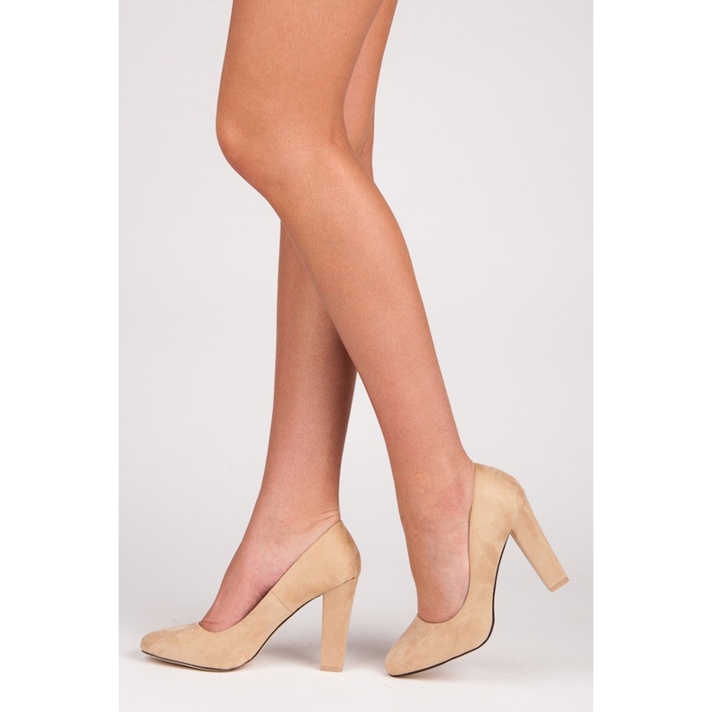 Seastar Bombas cómodas en un pilar marrón 2