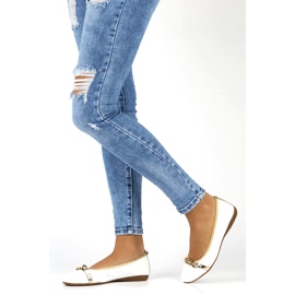 Bailarinas de piel con cadena Filippo DP3709/22 blanco 3 Bailarinas de piel con cadena Filippo DP3709/22 blanco 3