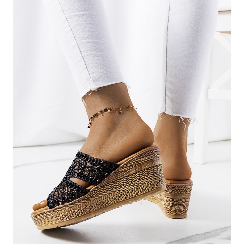 Tacones cuña Clara negros 1