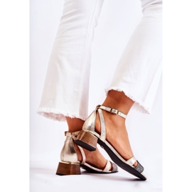 Sandalias de Mujer en Piel Maciejka 05177-25 Dorado negro 4