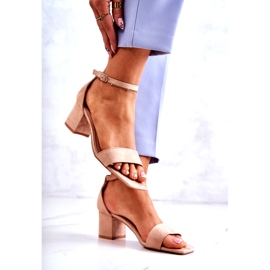 Vinceza Sandalias de ante de moda con tacón alto, beige. 2 Vinceza Sandalias de ante de moda con tacón alto, beige. 2