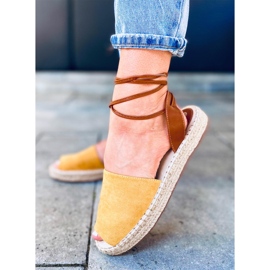 Alpargatas de mujer Andrina Amarillo marrón 2