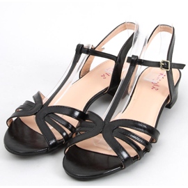Sandalias tacón bajo negro brillante 5