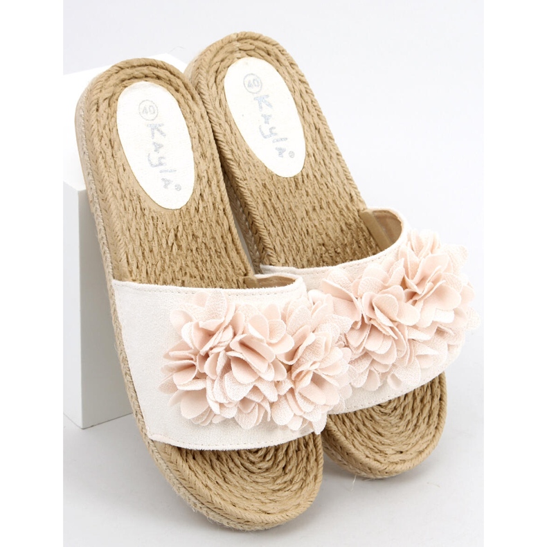 Babuchas Fiesta Floral Primrose Beige 2 Babuchas Fiesta Floral Primrose Beige 2