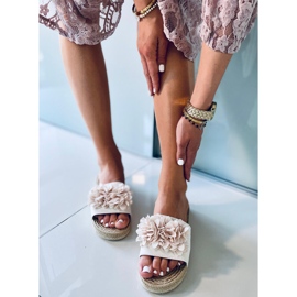 Babuchas Fiesta Floral Primrose Beige 1 Babuchas Fiesta Floral Primrose Beige 1