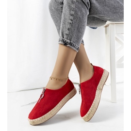 Las alpargatas rojas de Verneli rojo 2