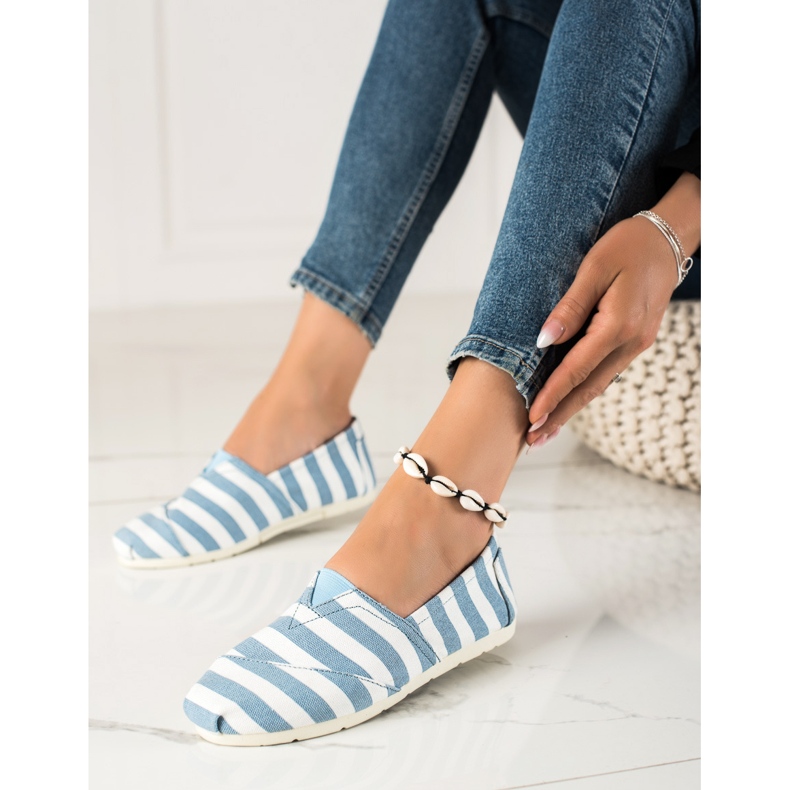 Black Forest Slipons a rayas blanco azul 1