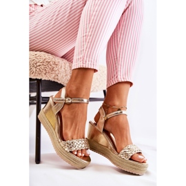 FB2 Sandalias De Ante Sobre Cuña Gabriela Dorada beige dorado 4