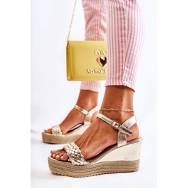 FB2 Sandalias De Ante Sobre Cuña Gabriela Dorada beige dorado 2