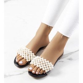 Babuchas negras con perlas Oshawa incoloro blanco plata 1 Babuchas negras con perlas Oshawa incoloro blanco plata 1