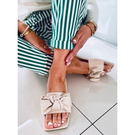 Chanclas con suela cuadrada en beige Nisha 4