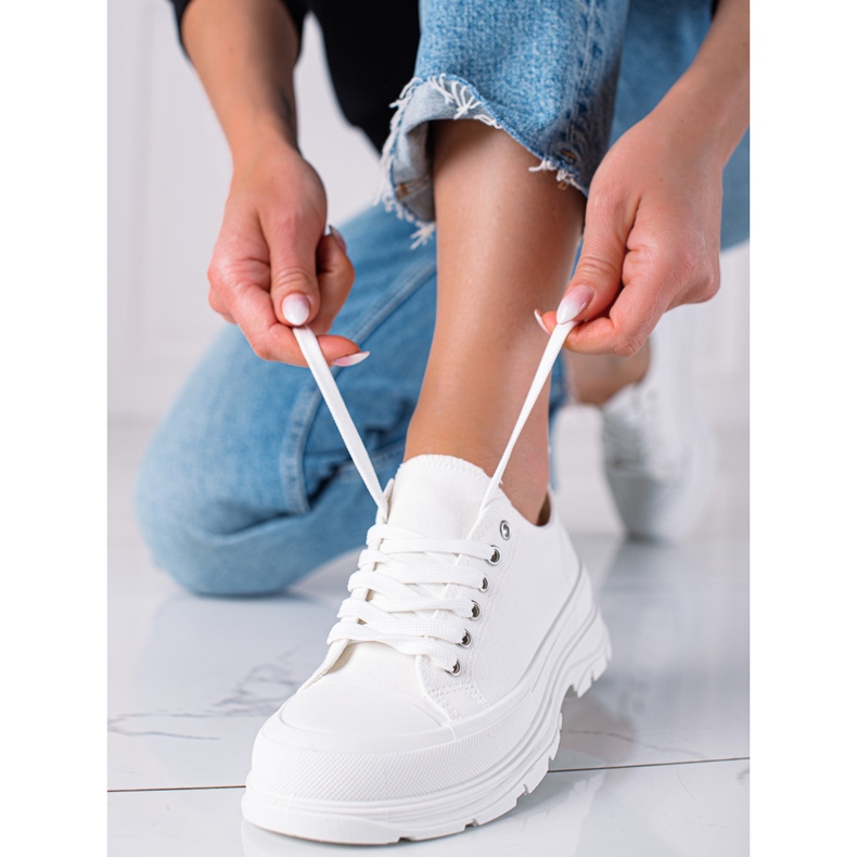 SHELOVET Zapatillas blancas en la plataforma blanco 1