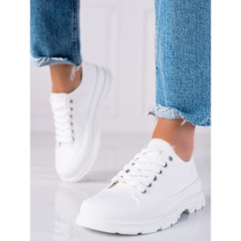 SHELOVET Zapatillas blancas en la plataforma blanco 2