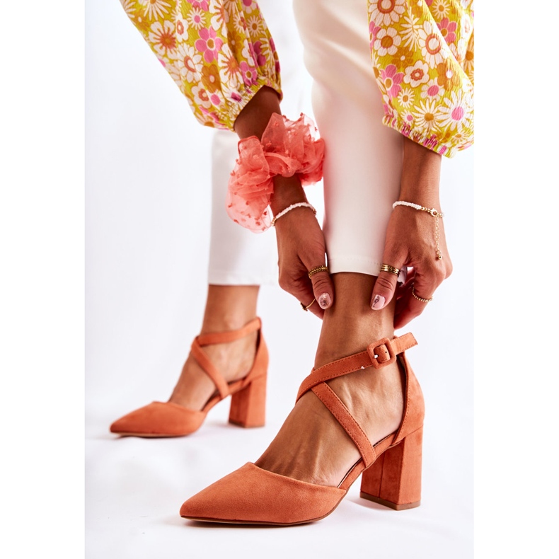 FB1 Sandalias de moda en una barra naranja Sinari 1