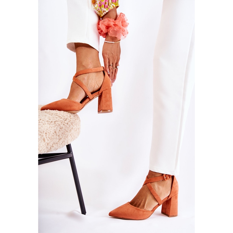 FB1 Sandalias de moda en una barra naranja Sinari 2