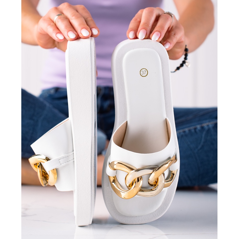 SHELOVET Zapatillas de moda con cadena. blanco 1 SHELOVET Zapatillas de moda con cadena. blanco 1