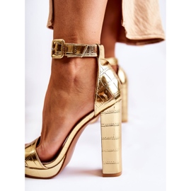 Sandalias de moda en un poste alto Golden Perfection dorado 7