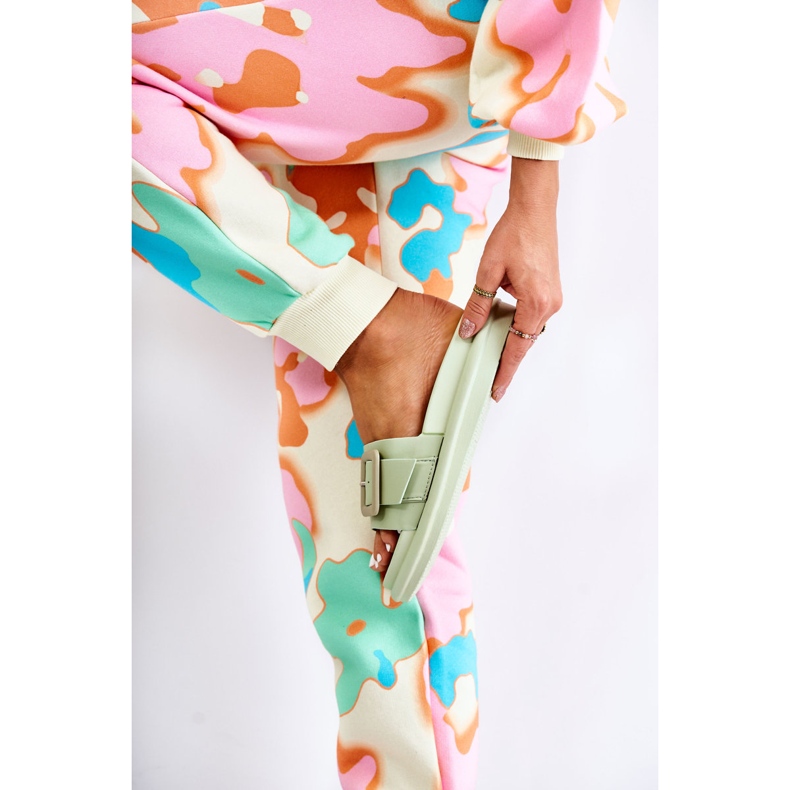 Pantuflas De Mujer Con Hebilla Verde Devia 2