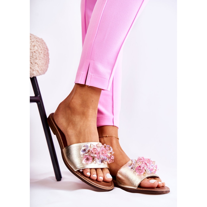 Pantuflas De Mujer En Piel Con Adorno Dorado Nicole 2726 1