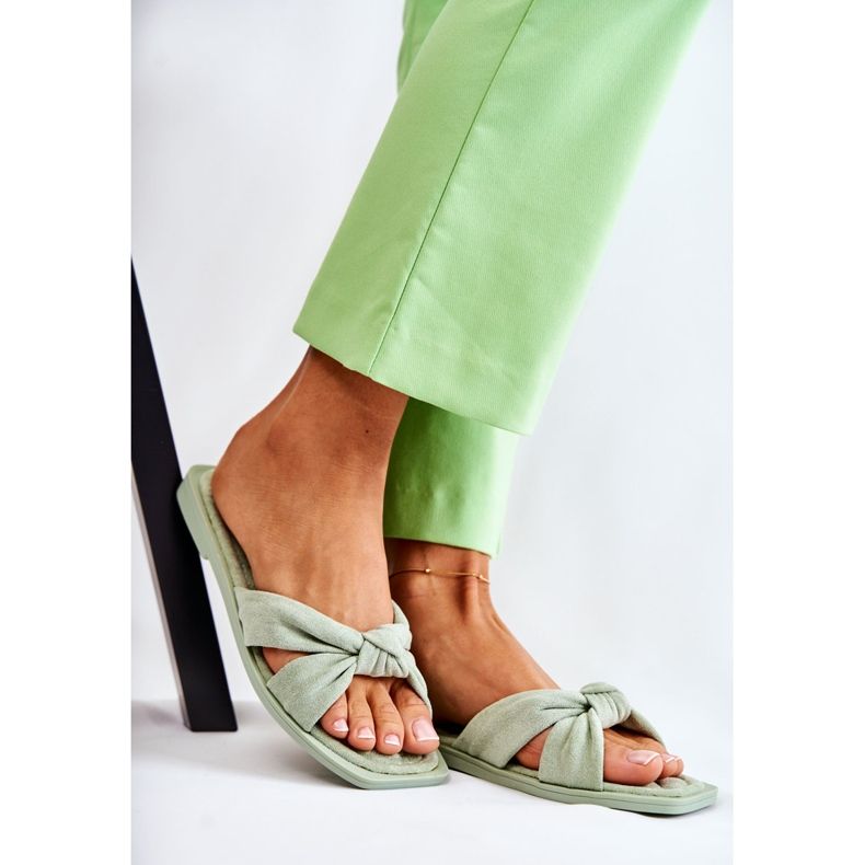 Pantuflas Lorrie verdes de ante a la moda para mujer 1