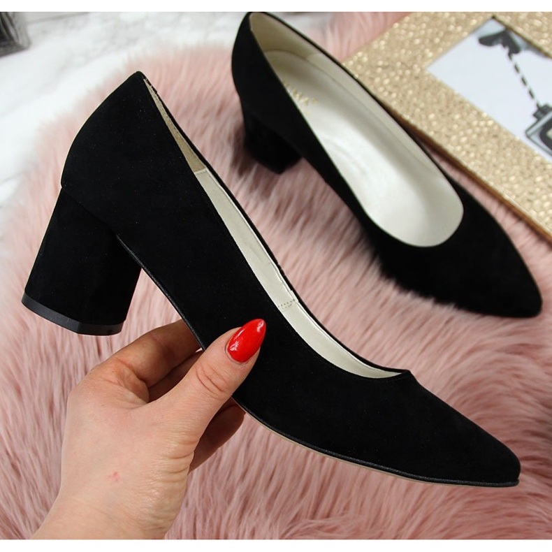 Zapatos de tacón en el poste de ante Juma negro 1