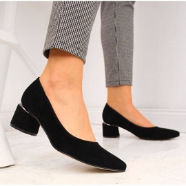 Zapatos de tacón sobre bloque decorativo de ante Juma negro 5