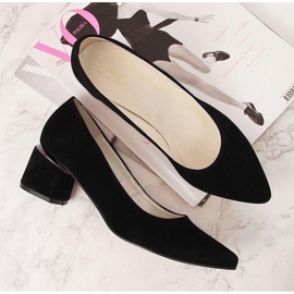 Zapatos de tacón sobre bloque decorativo de ante Juma negro 3