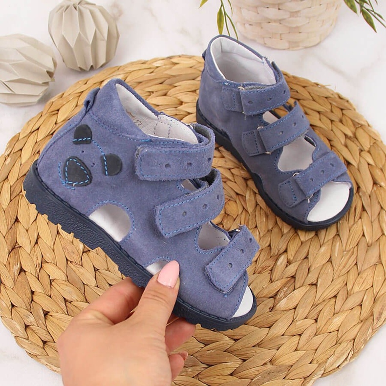 Sandalias de piel para niño con osito Kornecki azul 1