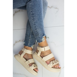 Sandalias en la plataforma con una cadena beige Laura La.Fi 10