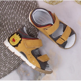 Sandalias niño con velcro camel Kornecki 6867 marrón 4