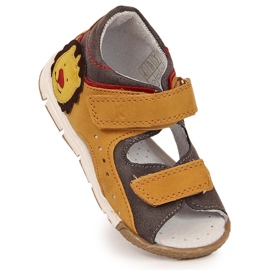 Sandalias niño con velcro camel Kornecki 6867 marrón 1 Sandalias niño con velcro camel Kornecki 6867 marrón 1