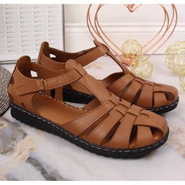 Sandalias de mujer de piel marrón con velcro T.Sokolski 3