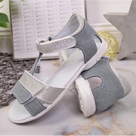 Sandalias niña con velcro plata Kornecki 6323 gris 4