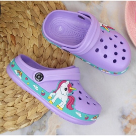 Pantuflas American Club violeta con unicornio 2