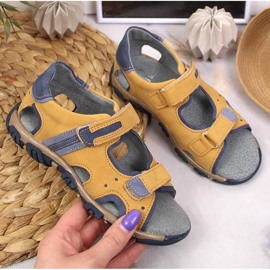 Sandalias niño con velcro camel Kornecki 6188 amarillo 2