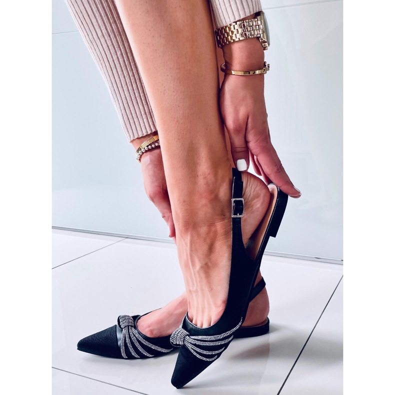 Bailarinas Taylor negras con tacón abierto negro 1