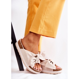 PG1 Pantuflas en la plataforma beige So Comfy 1 PG1 Pantuflas en la plataforma beige So Comfy 1