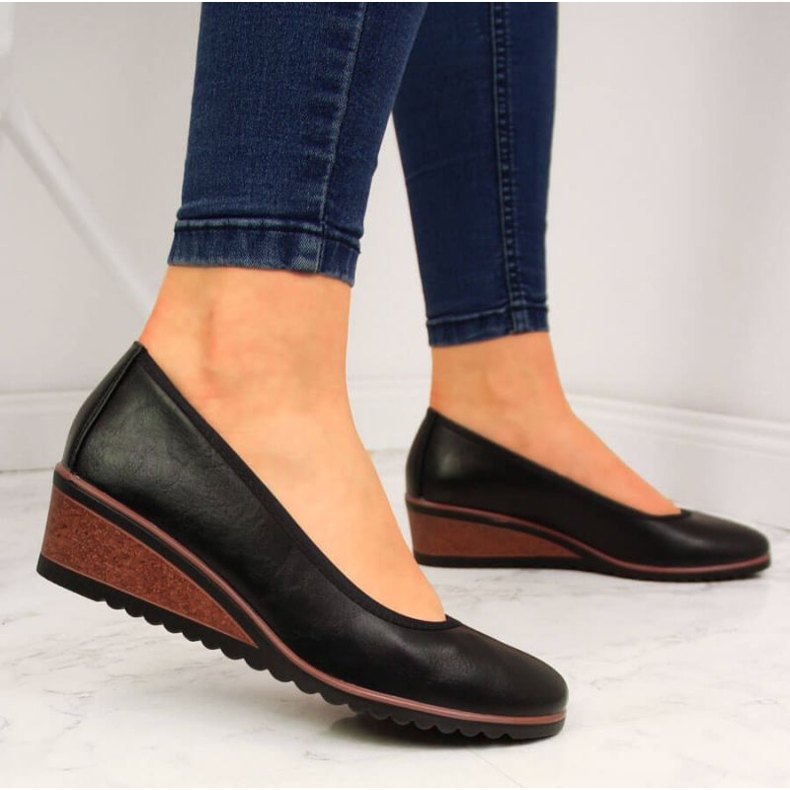 Zapatos de salón negros con cuña W Vinceza 2