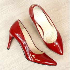 Zapatos de tacón en un stiletto lacado rojo W Juma 7