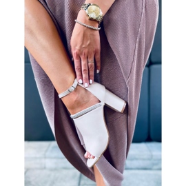 Sandalias tacón Mary Beige 4