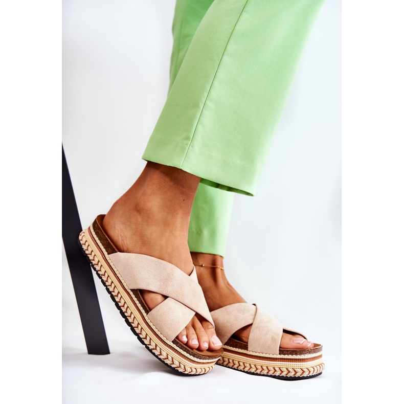 PG1 Pantuflas De Mujer De Ante Sobre Una Plataforma Beige Jossie 1