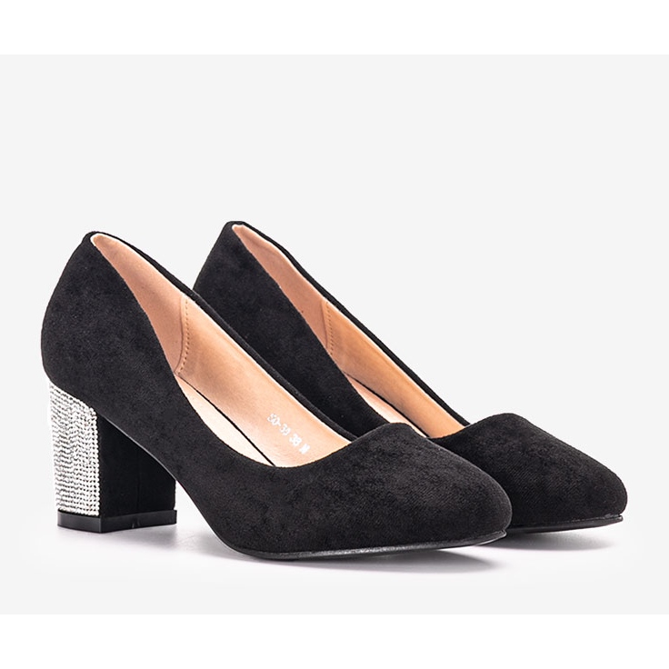 Bombas negras en el puesto de Goyal. negro 1