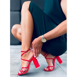 Sandalias rojas con tacón Judith rojo 2