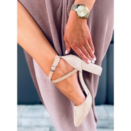 Bombas en el puesto Lizzie Beige 4