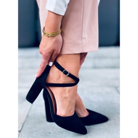 Bombas en el puesto de Lizzie Black negro 4